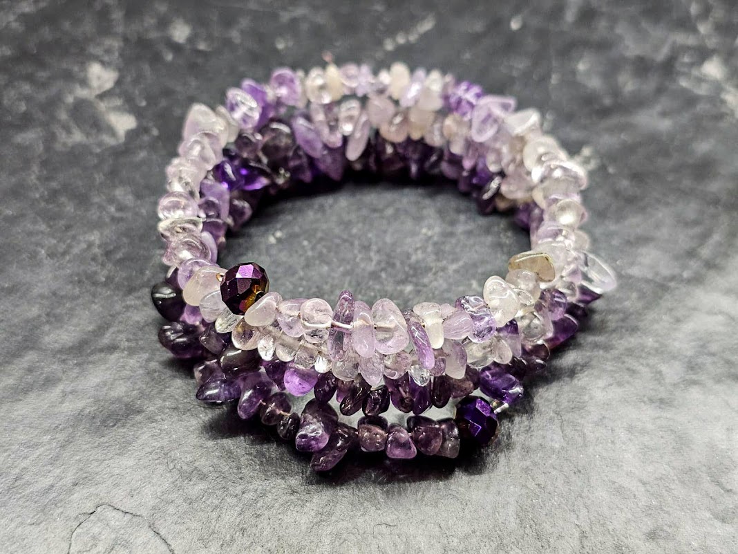 Bracelet (amethyst stones)