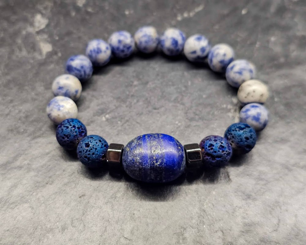 Bracelet (Lava stone, Lapis lazuli and sodalite stones)